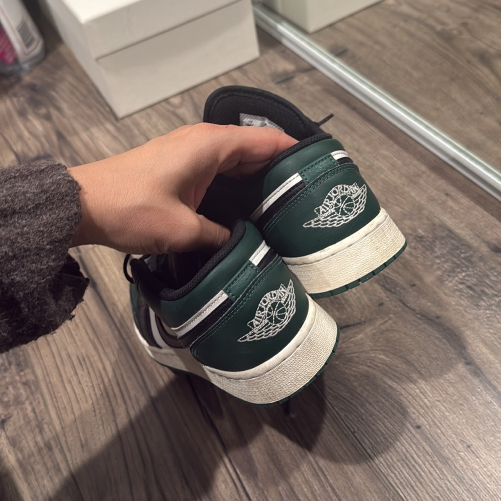 Nike - Picture 4 of 5